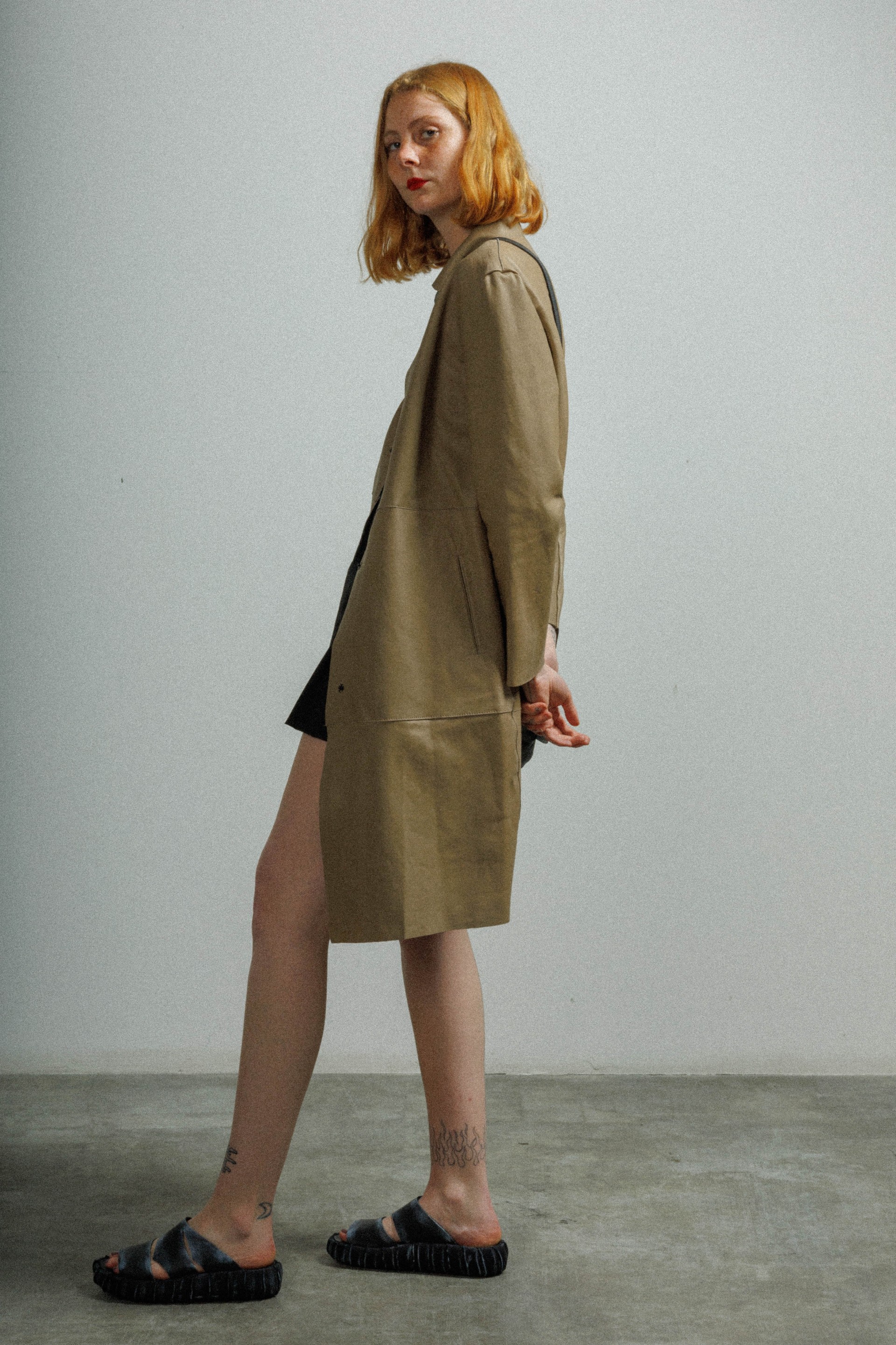 Chaqueta larga de cuero MUT