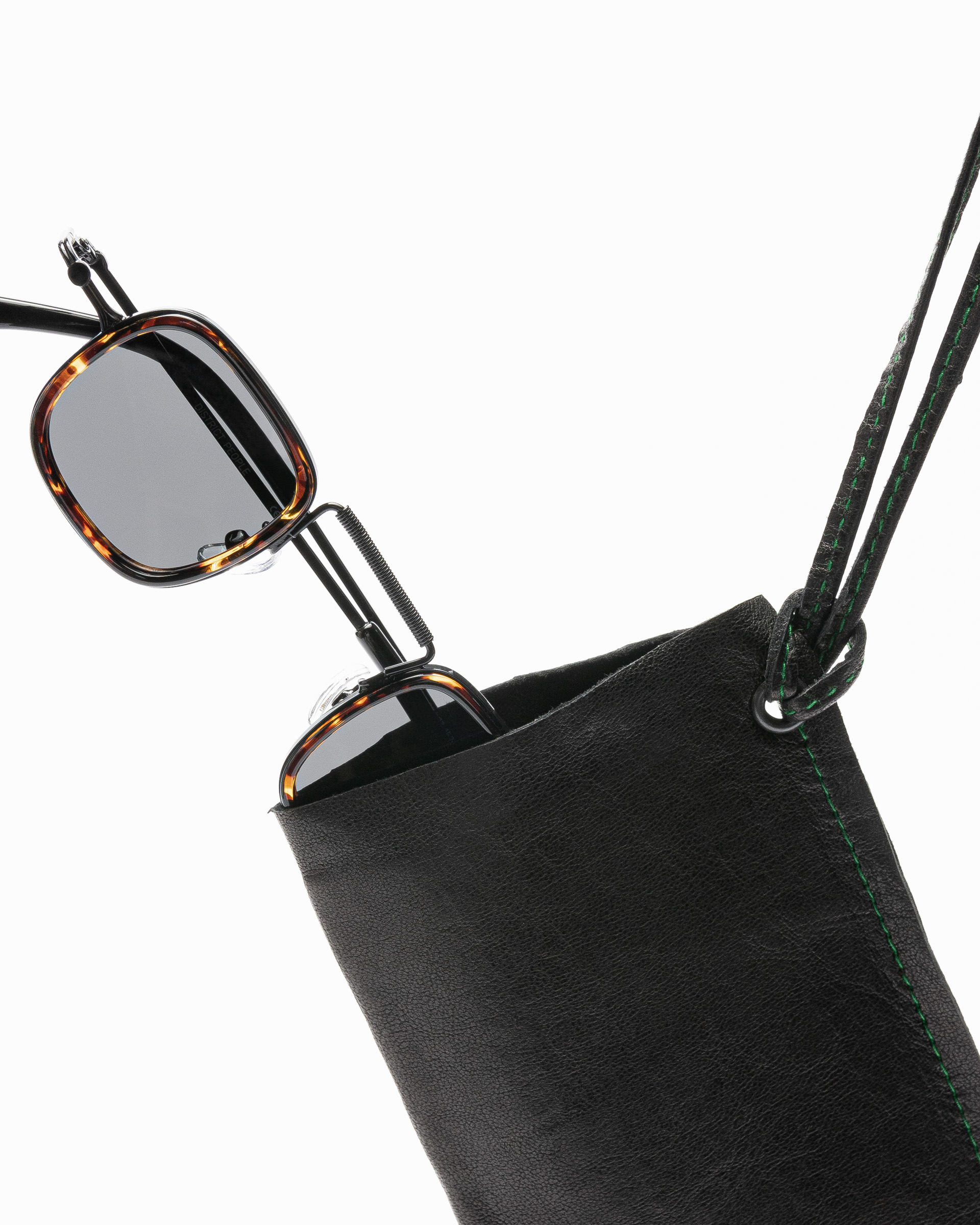 Sac de lunettes de soleil District people
