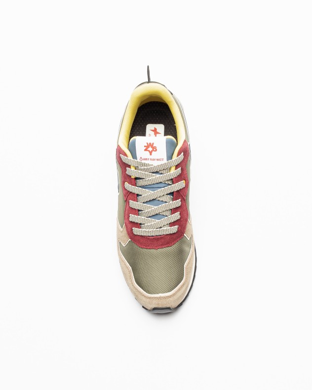 Sneakers Just Say Wizz