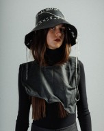  Schwarz