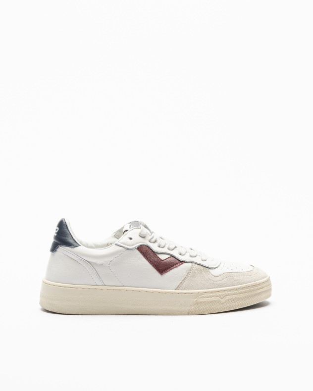 4B12 White sneakers