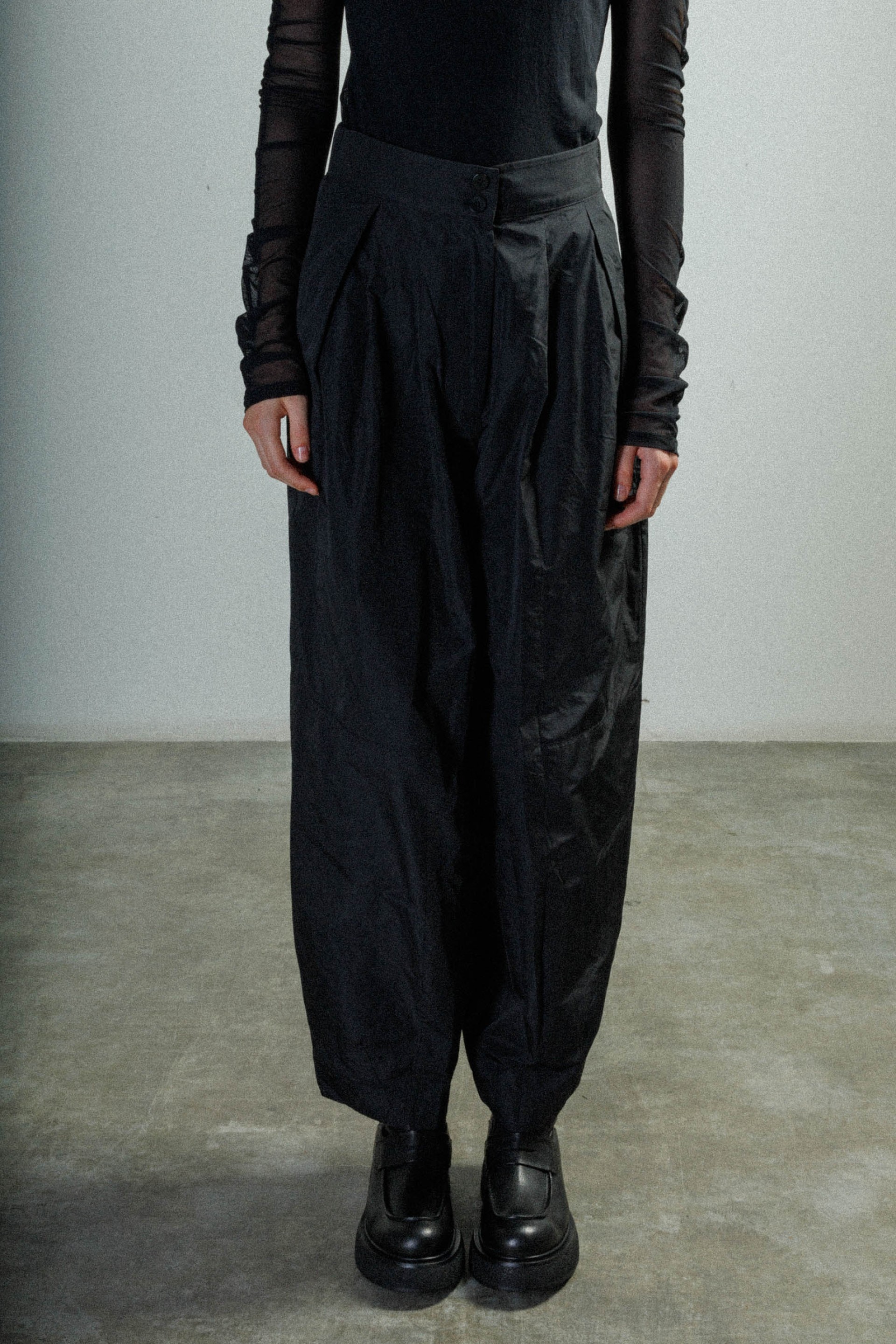 Pantaloni carrot NU London