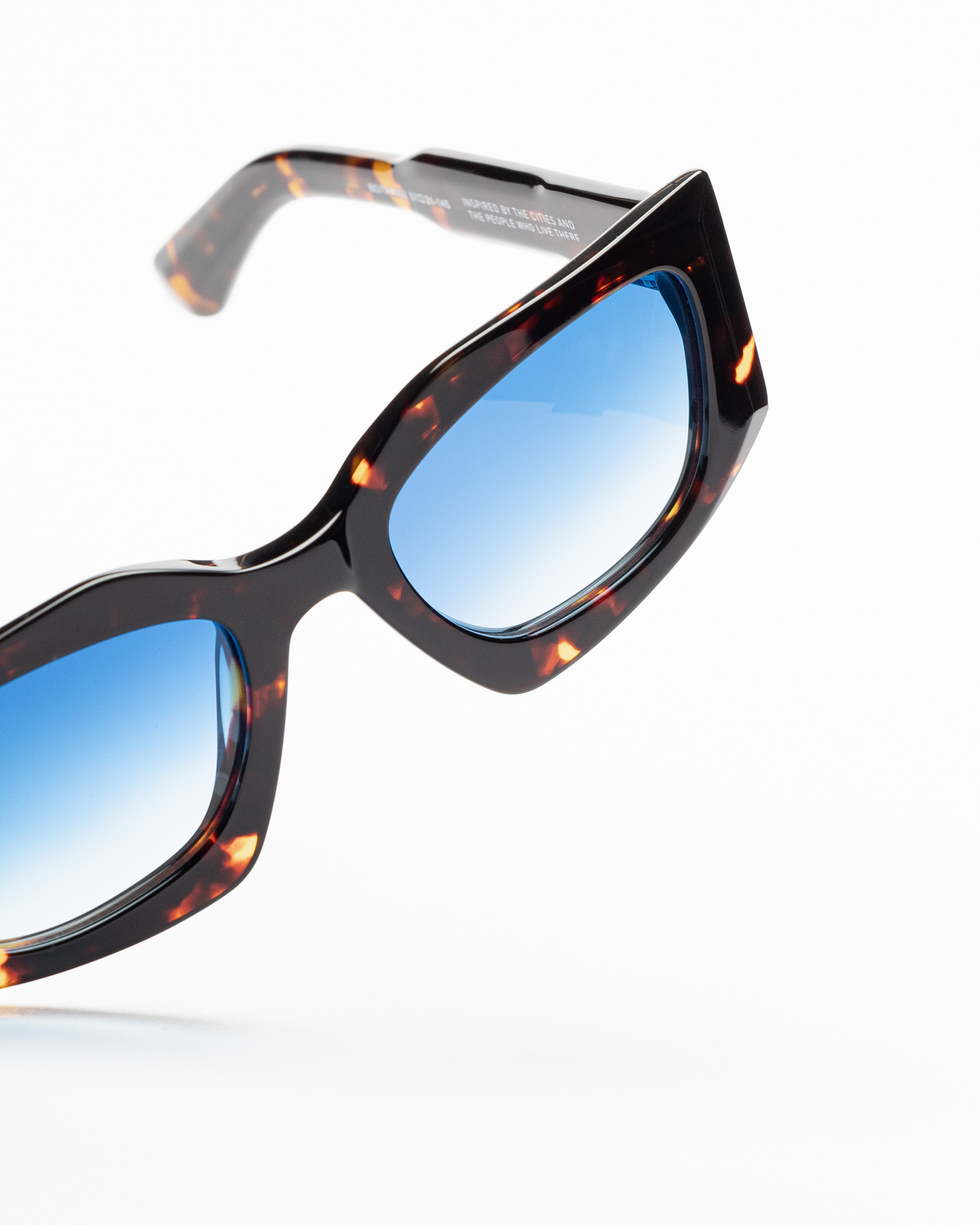 Occhiali da sole District people