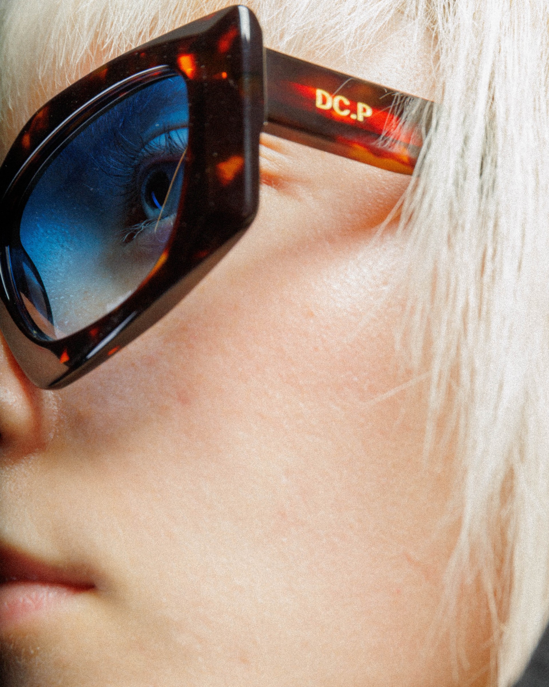 Occhiali da sole District people