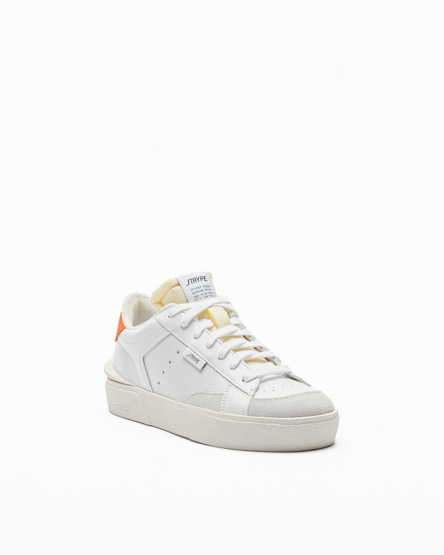 Wei�e Sneakers Strype