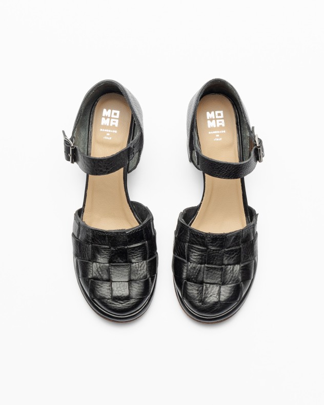 Sandali Moma