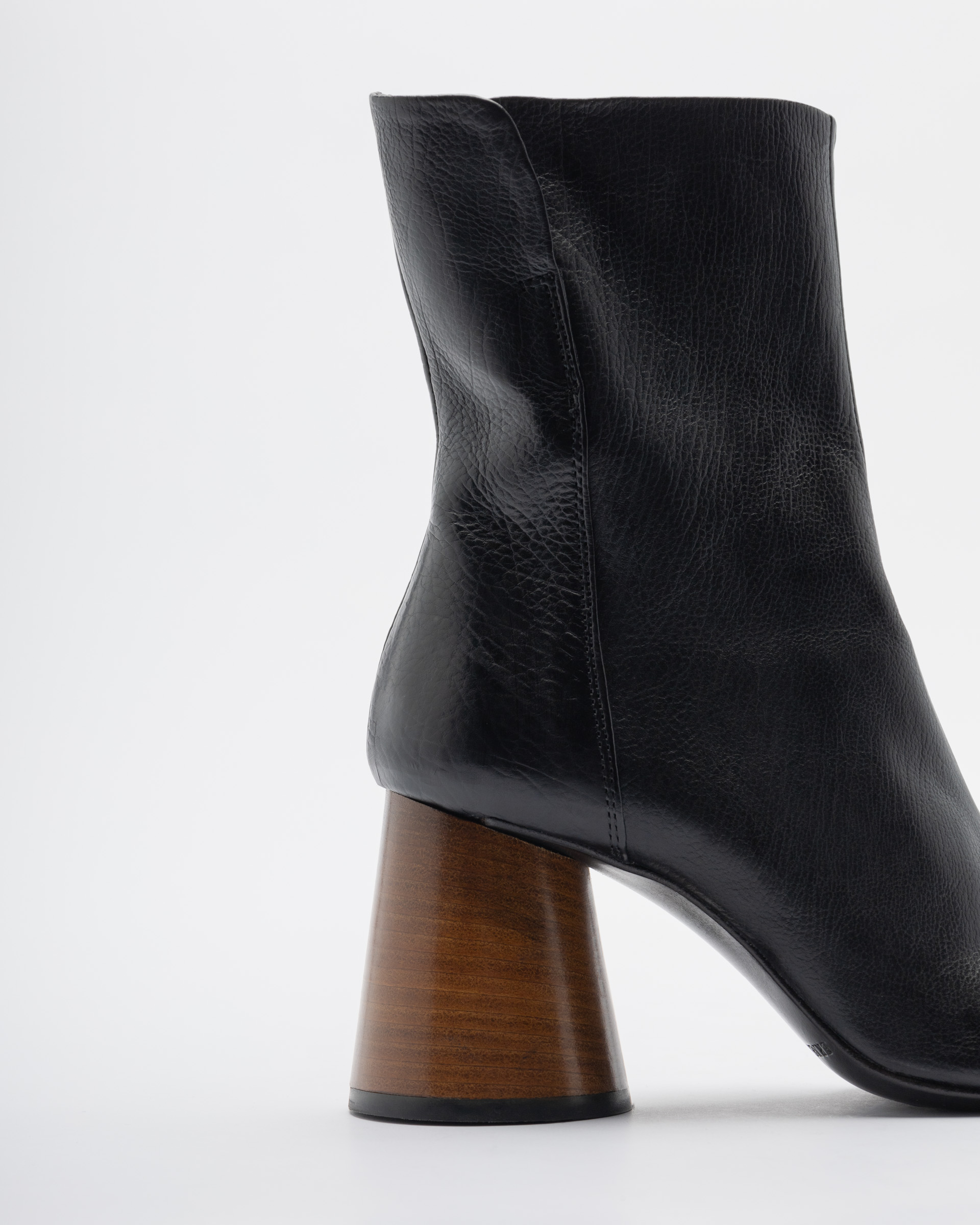 Ernesto Dolani Ankle Boots