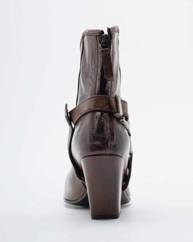 Botins Ernesto Dolani