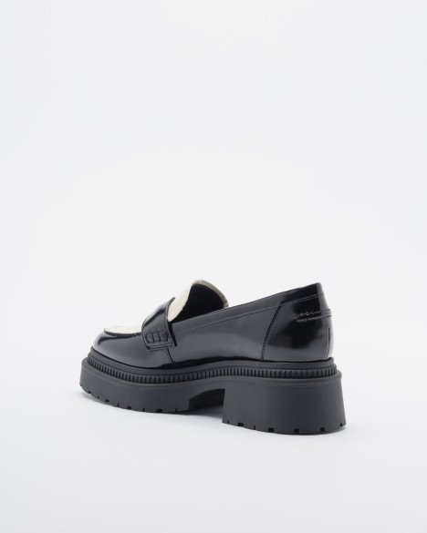 Loafers Guess