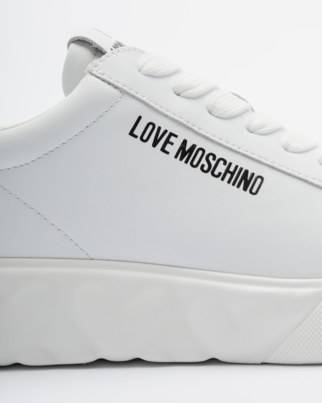 Sneakers Love Moschino