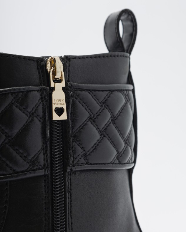 Laarzen Love Moschino