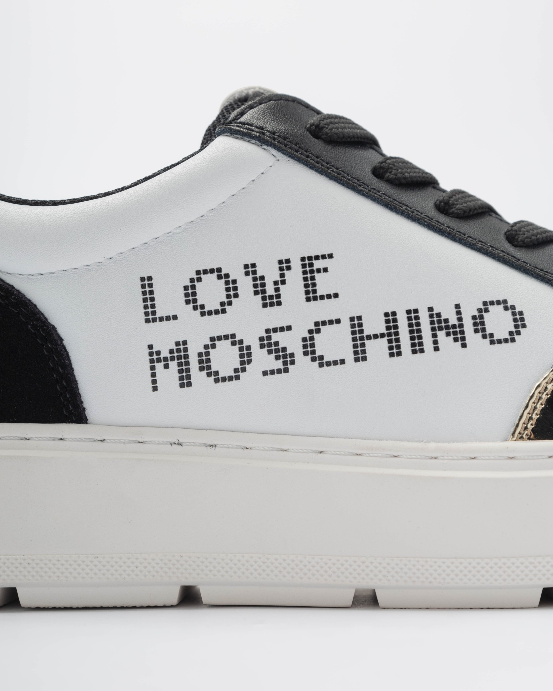 Sneakers Love Moschino