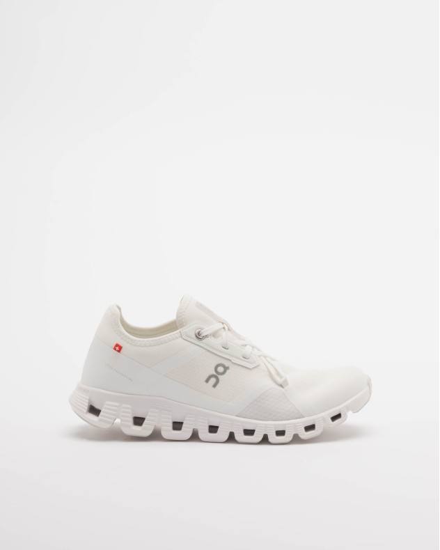 Witte sportschoenen On Running