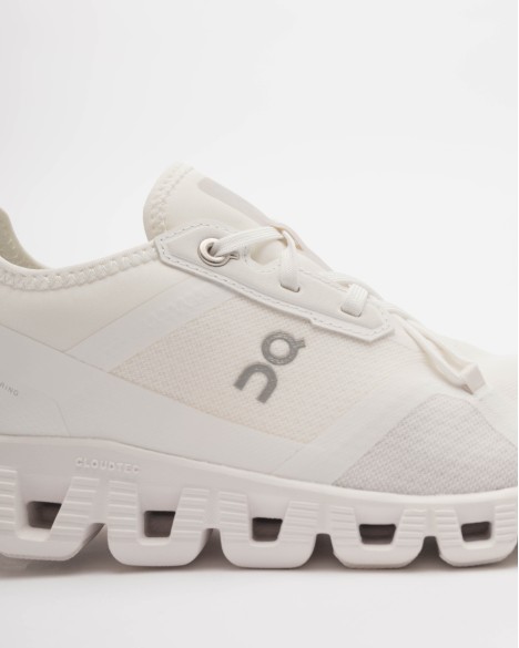 Baskettes blanches On Running