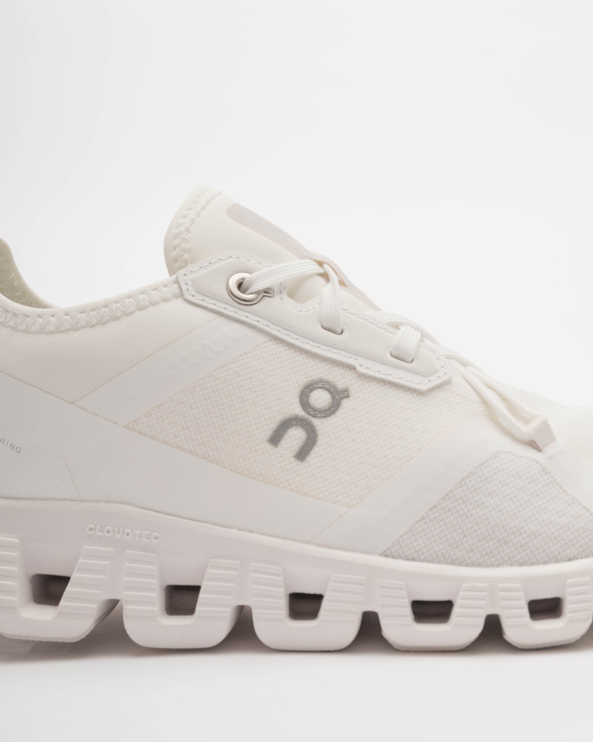 Baskettes blanches On Running