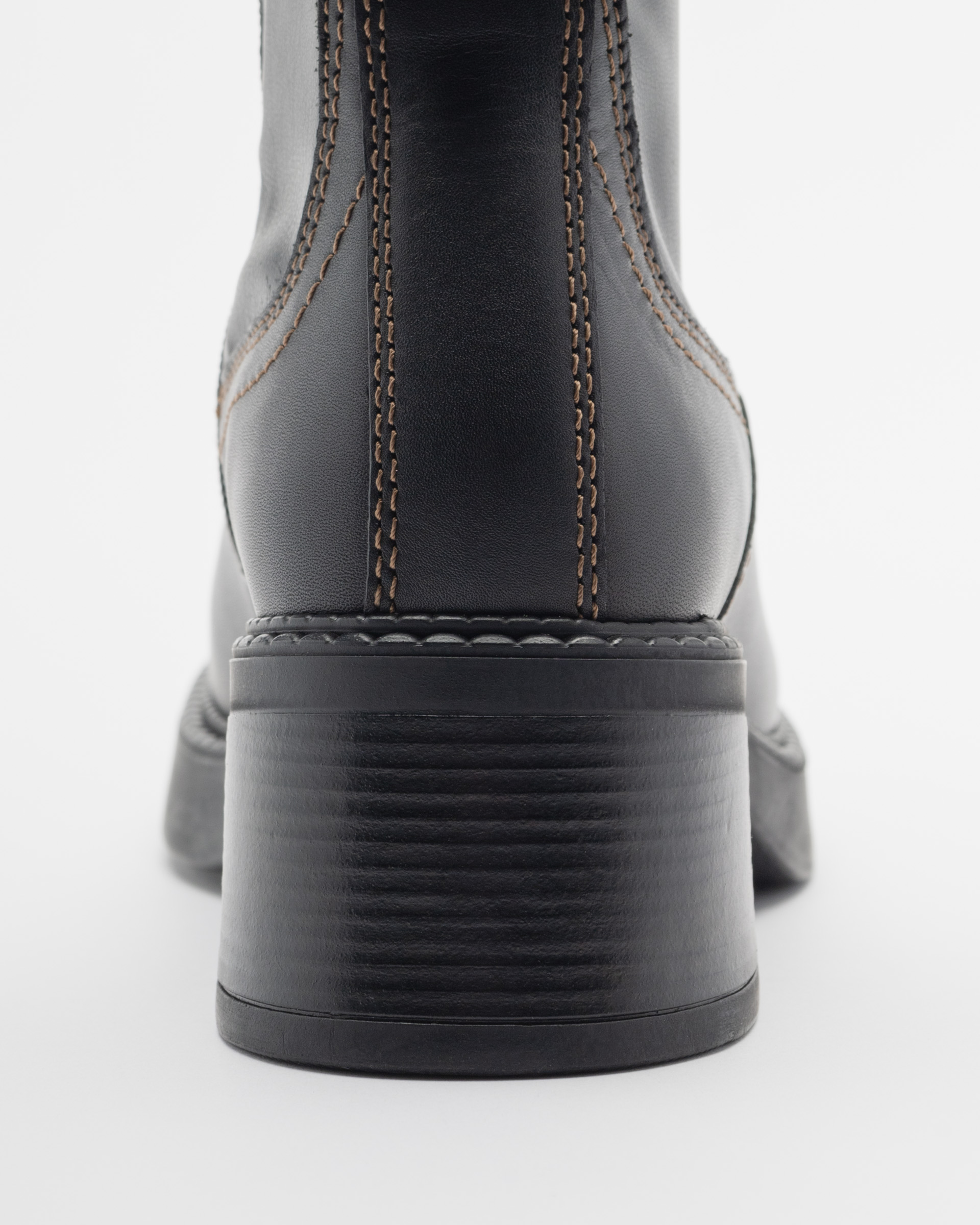 Stiefel E8 by Miista