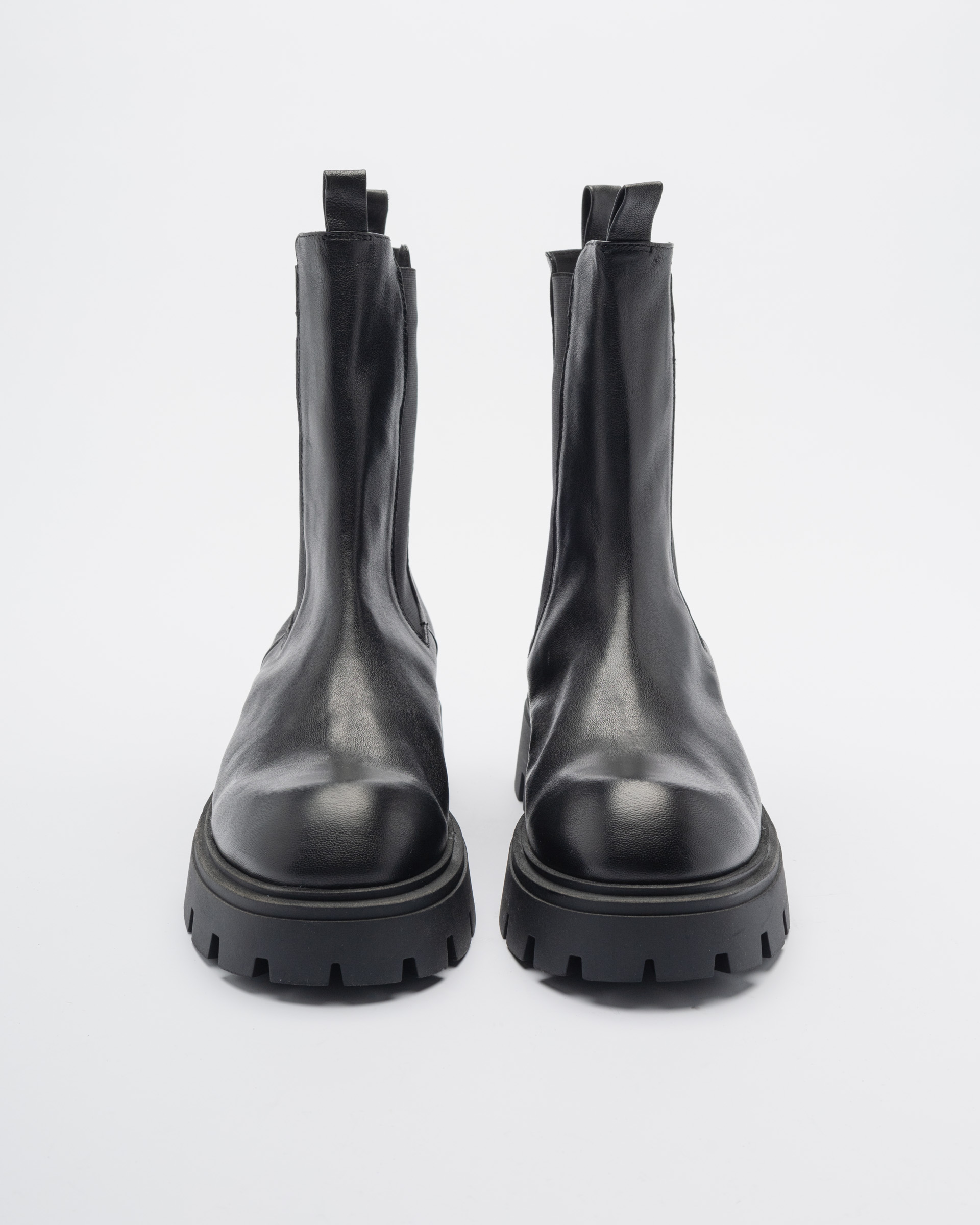 Ernesto Dolani Chelsea boots