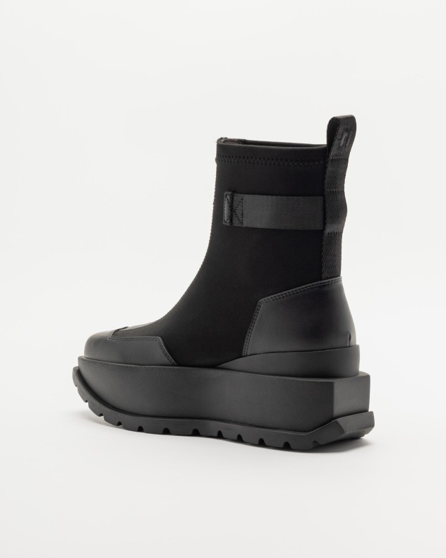 Botins United Nude