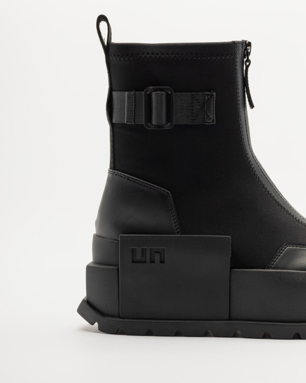 Botins United Nude