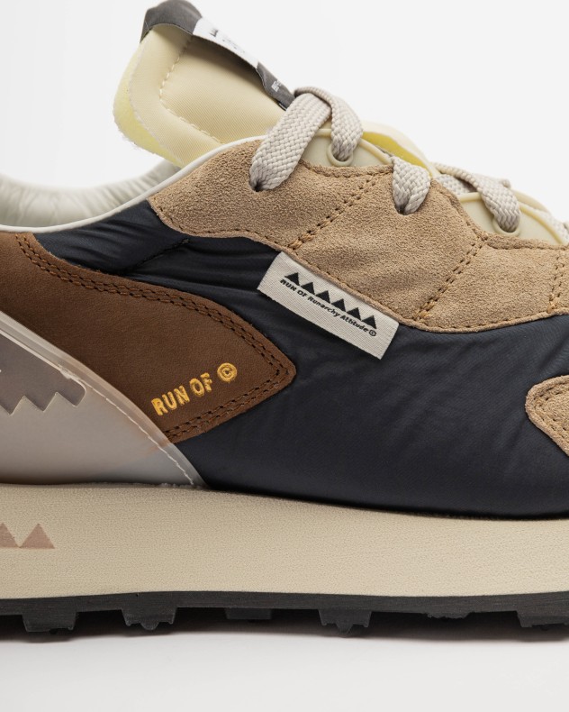 Sneakers Run Of