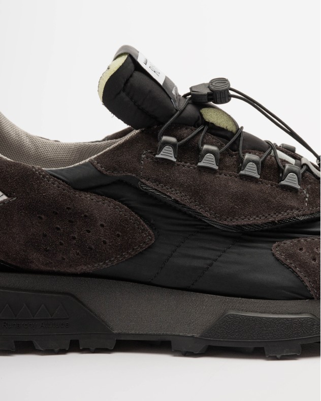 Sneakers Run Of