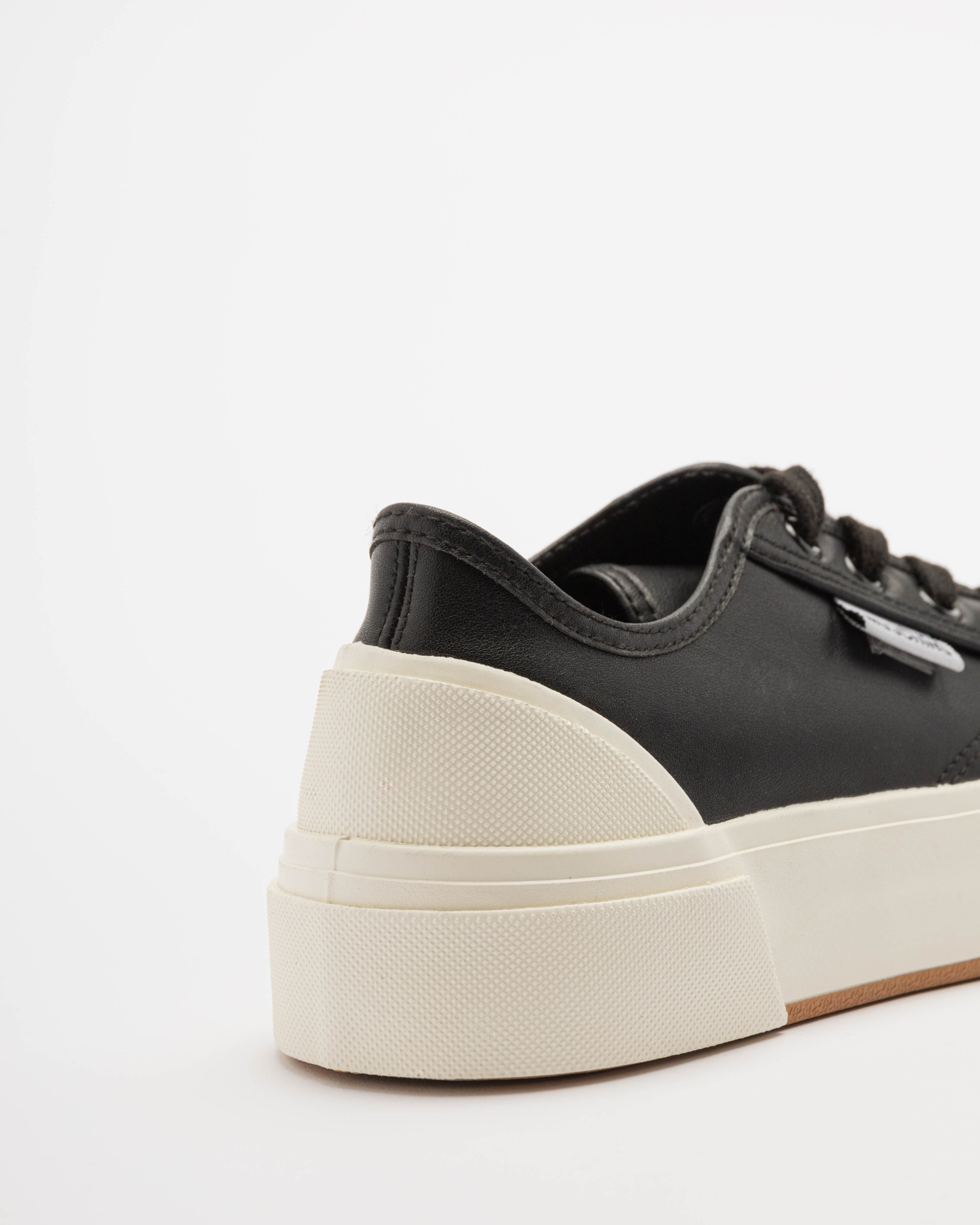 Sneakers Love Moschino