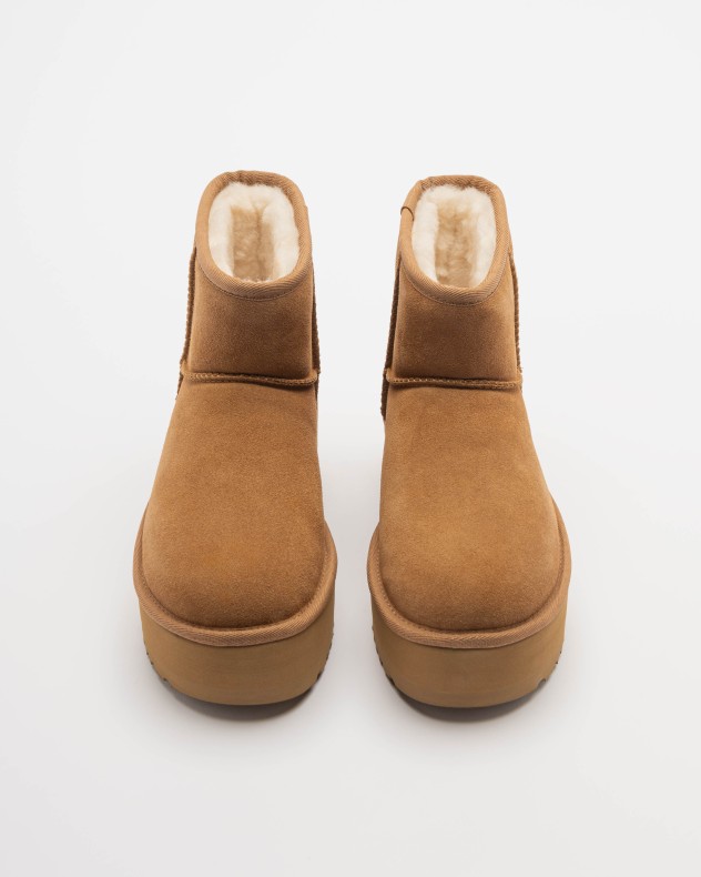 Stivali con plateau Ugg