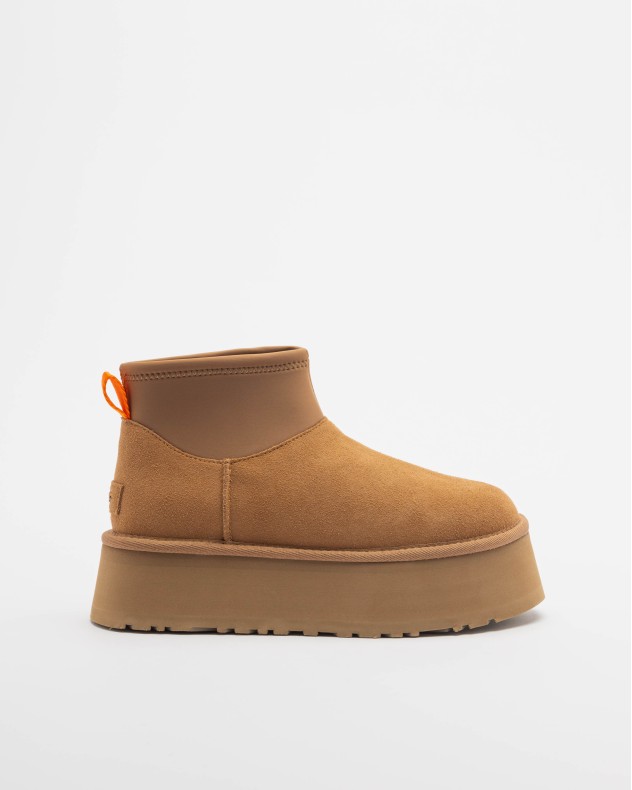 Stivali con plateau Ugg