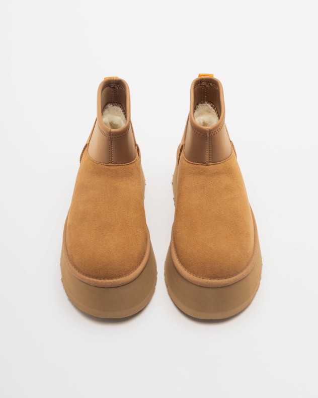 Stivali con plateau Ugg