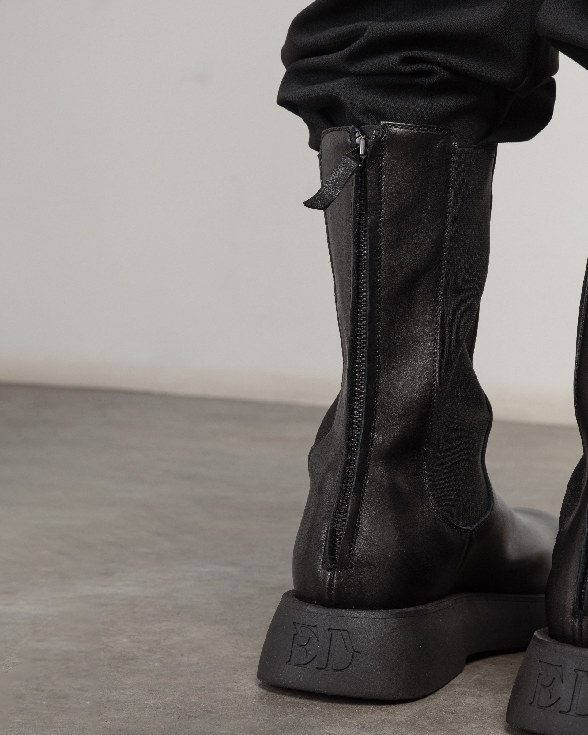 Ernesto Dolani Chelsea boots