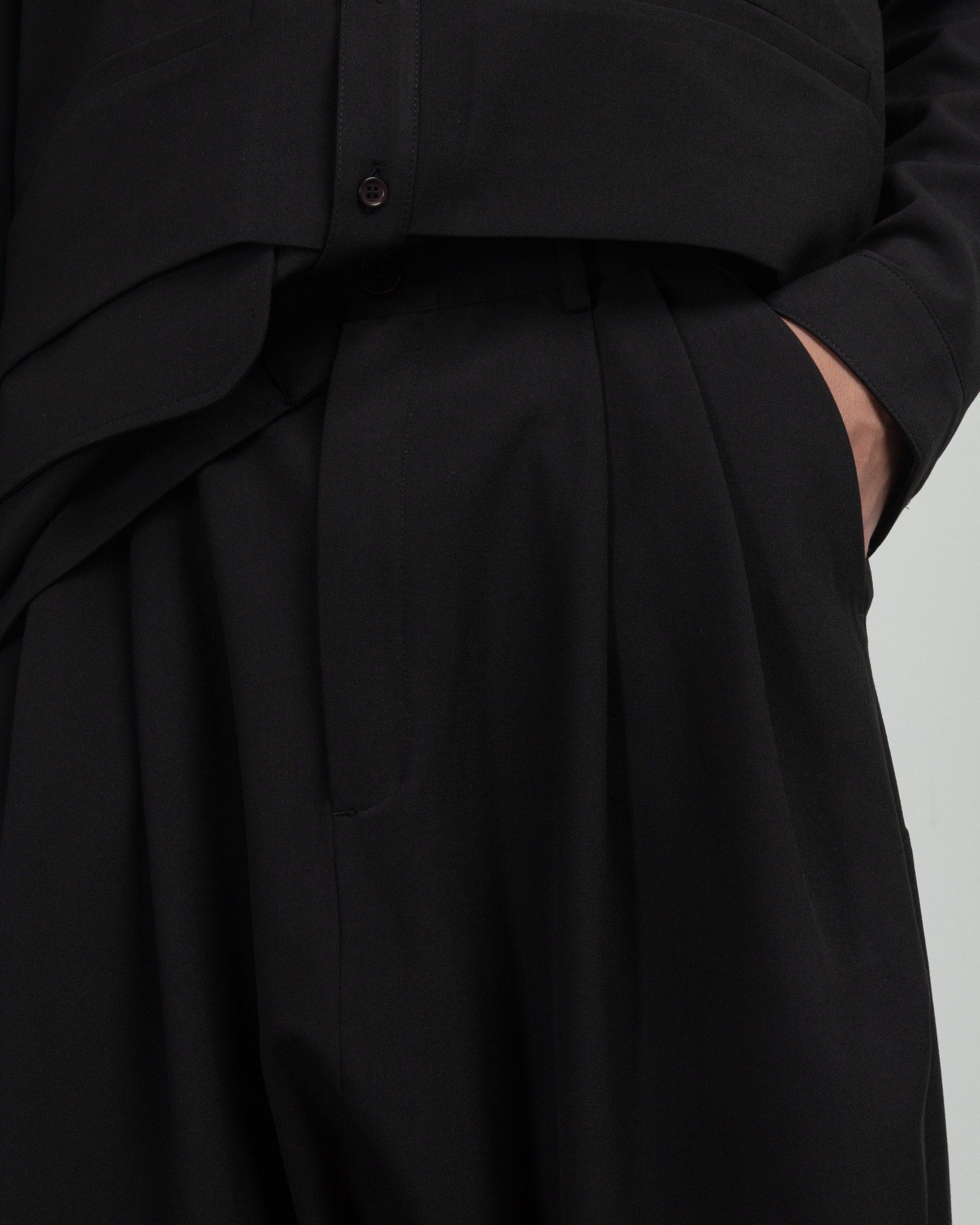 Pantaloni Henrik Vibskov