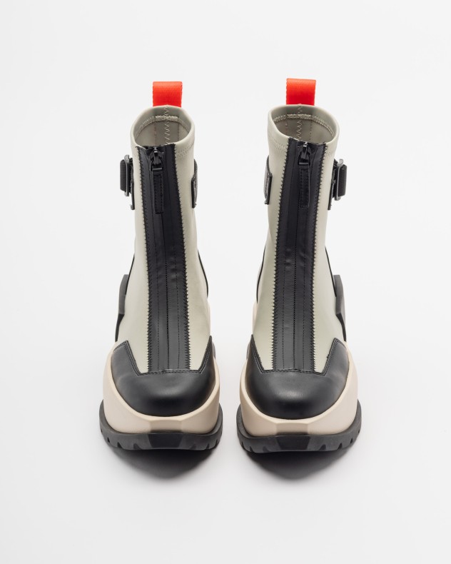 Botins United Nude