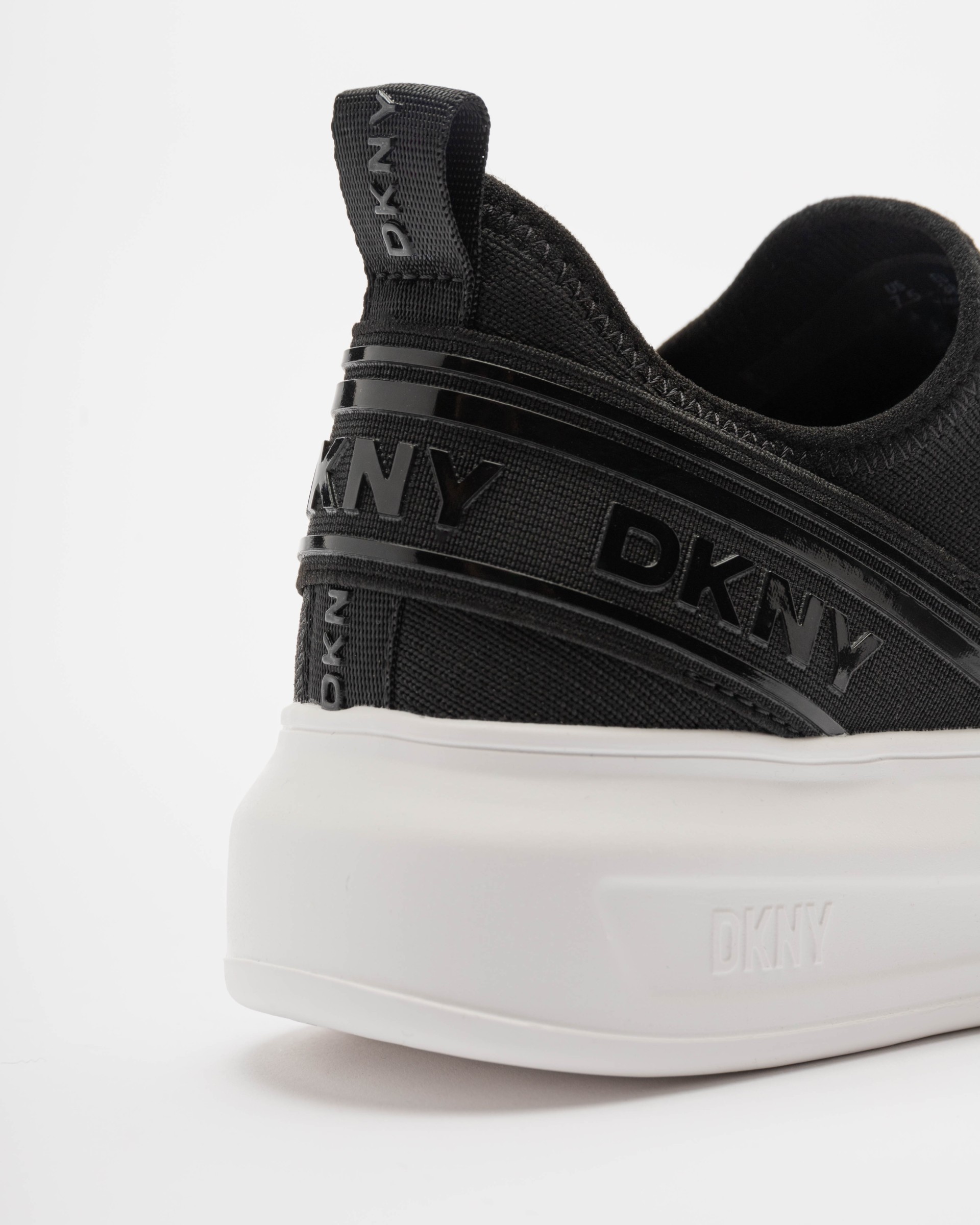Dkny Sneakers