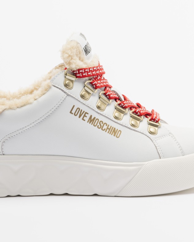 Baskets Love Moschino