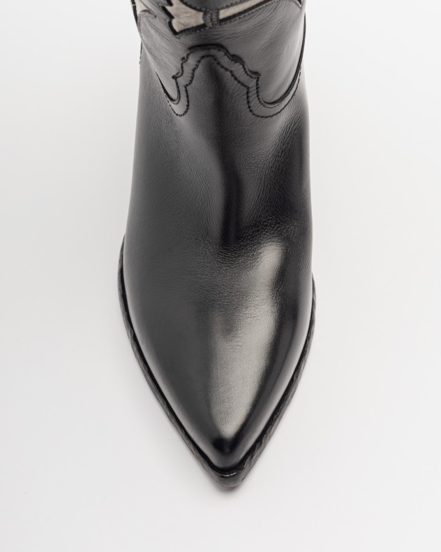 Elena Iachi Cowboy boots