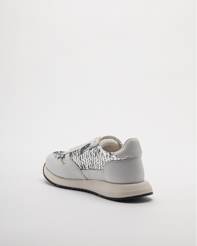 Sneakers Love Moschino
