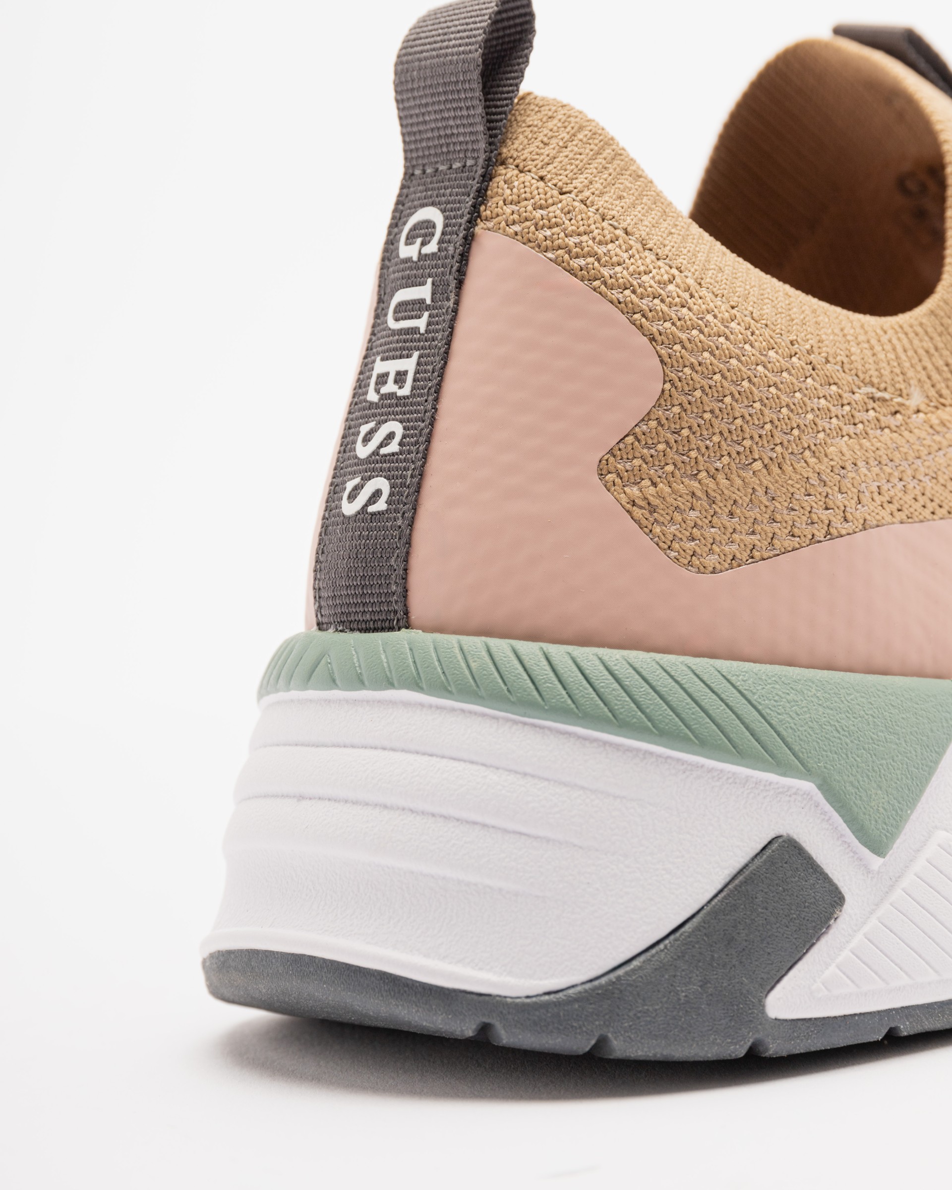 Baskets à enfiler Guess