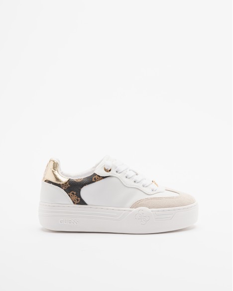 Baskets compens�es Guess
