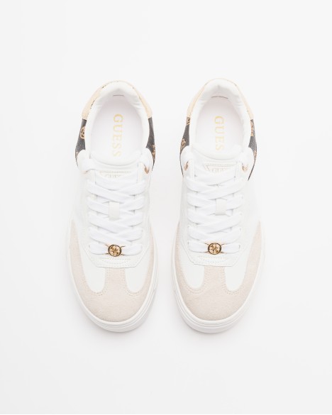 Baskets compens�es Guess