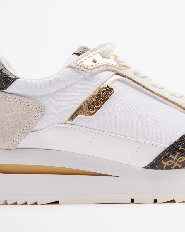 Wei�e Sneakers Guess
