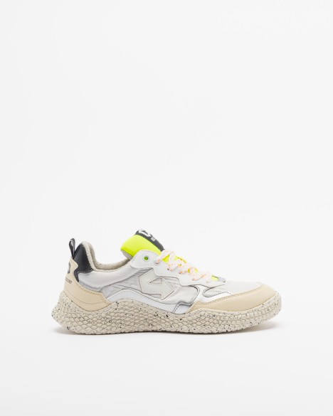 ID.Eight Sneakers