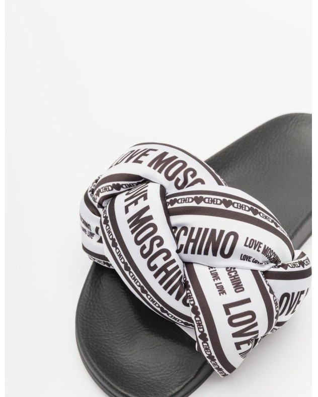 Chinelos Love Moschino