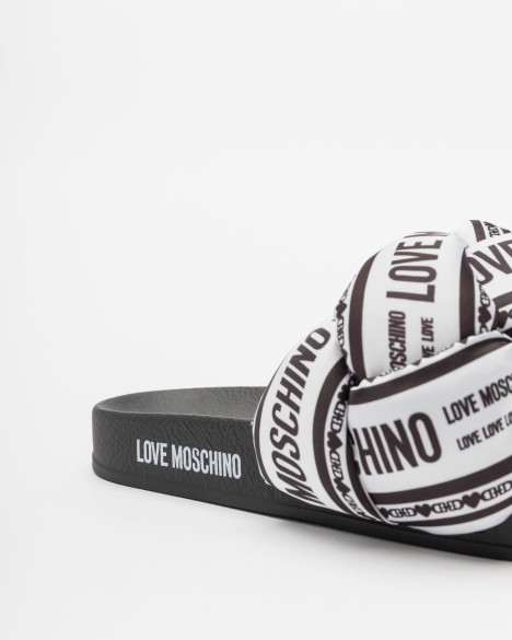 Chinelos Love Moschino