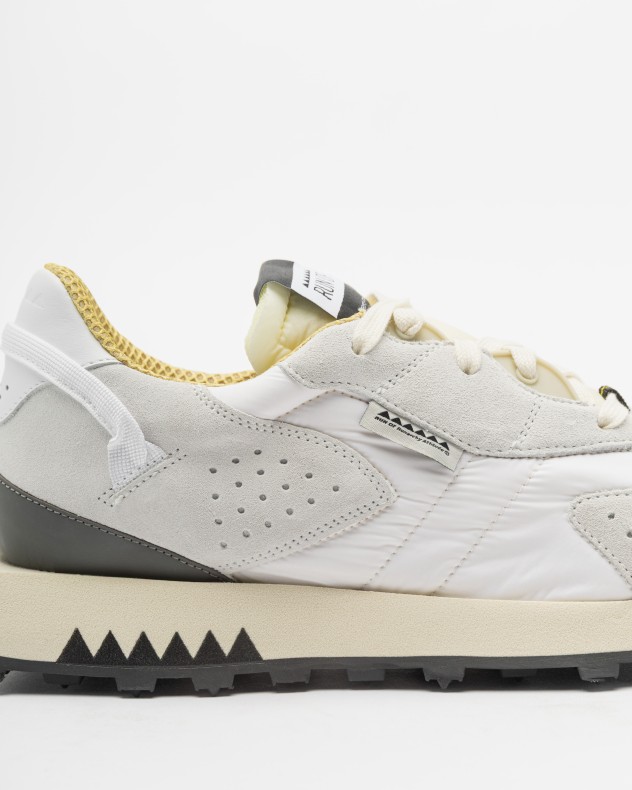 Weiße Sneakers Run Of