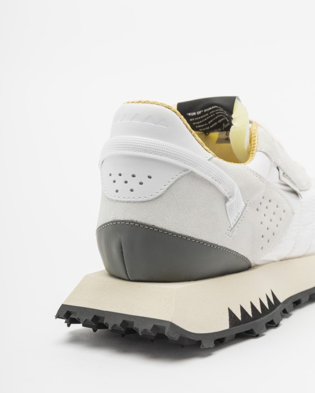 Weiße Sneakers Run Of