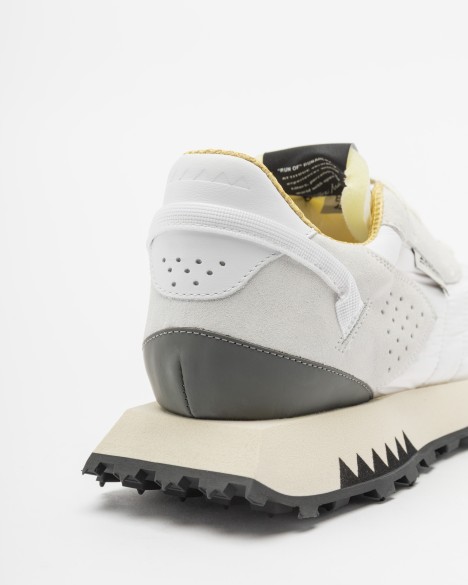 Weiße Sneakers Run Of Weiße Sneakers Run Of