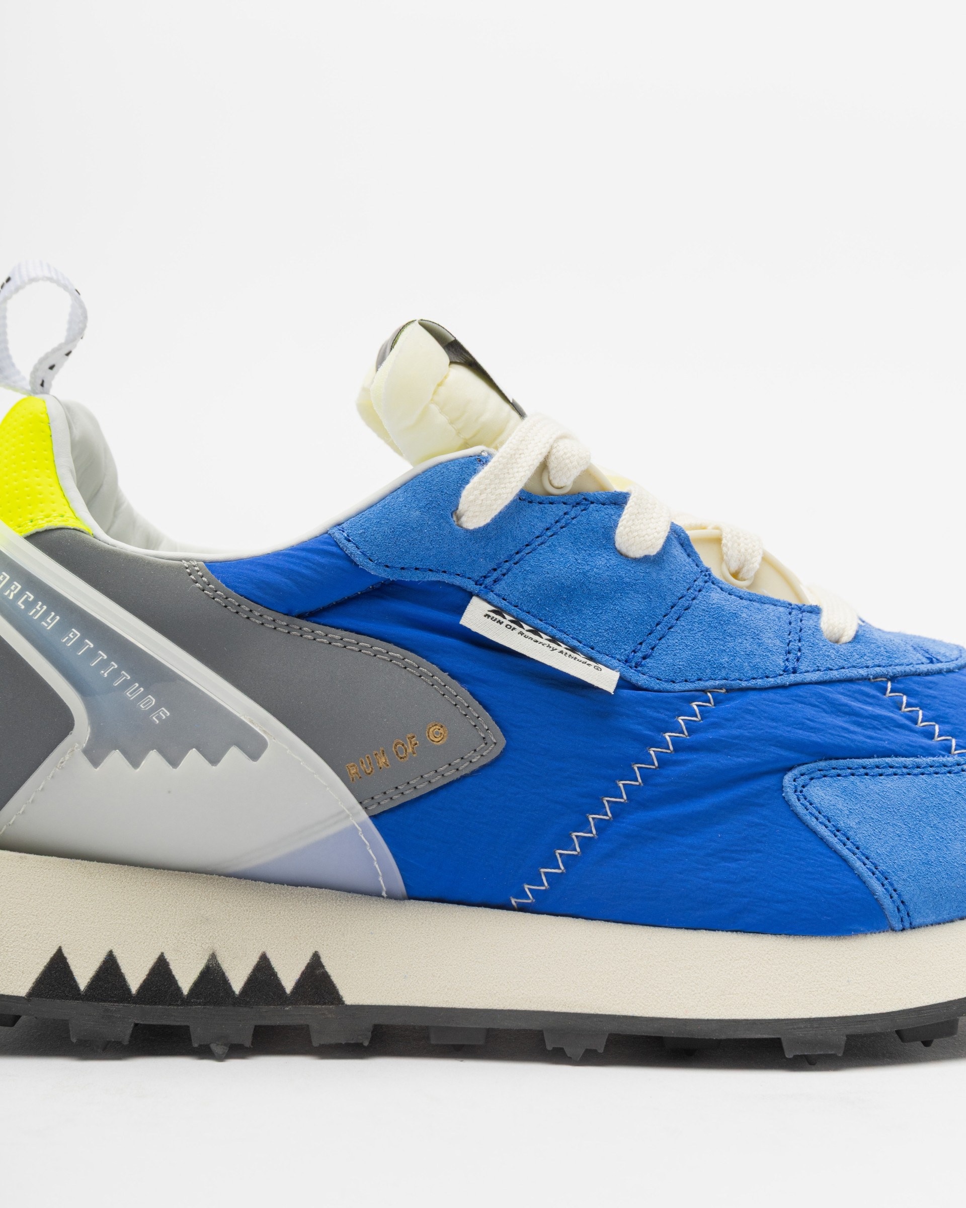 Sneakers Run Of