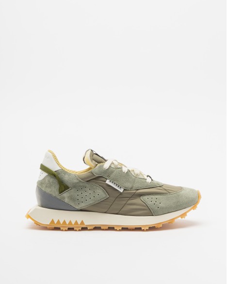 Sneakers Run Of