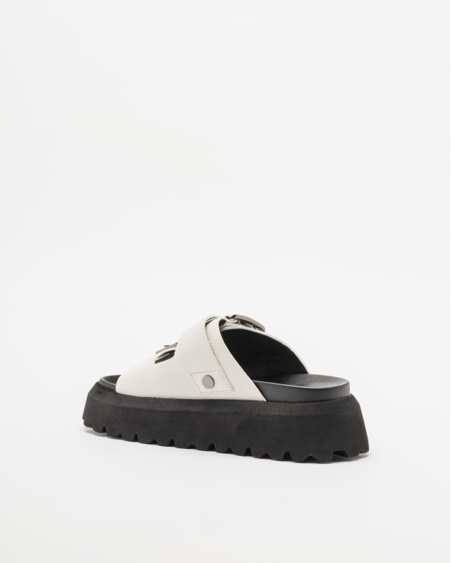Chinelos Yuko Imanishi+