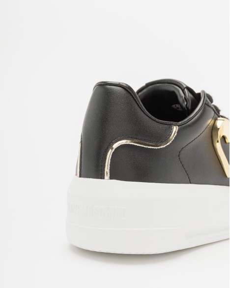 Sneakers Love Moschino